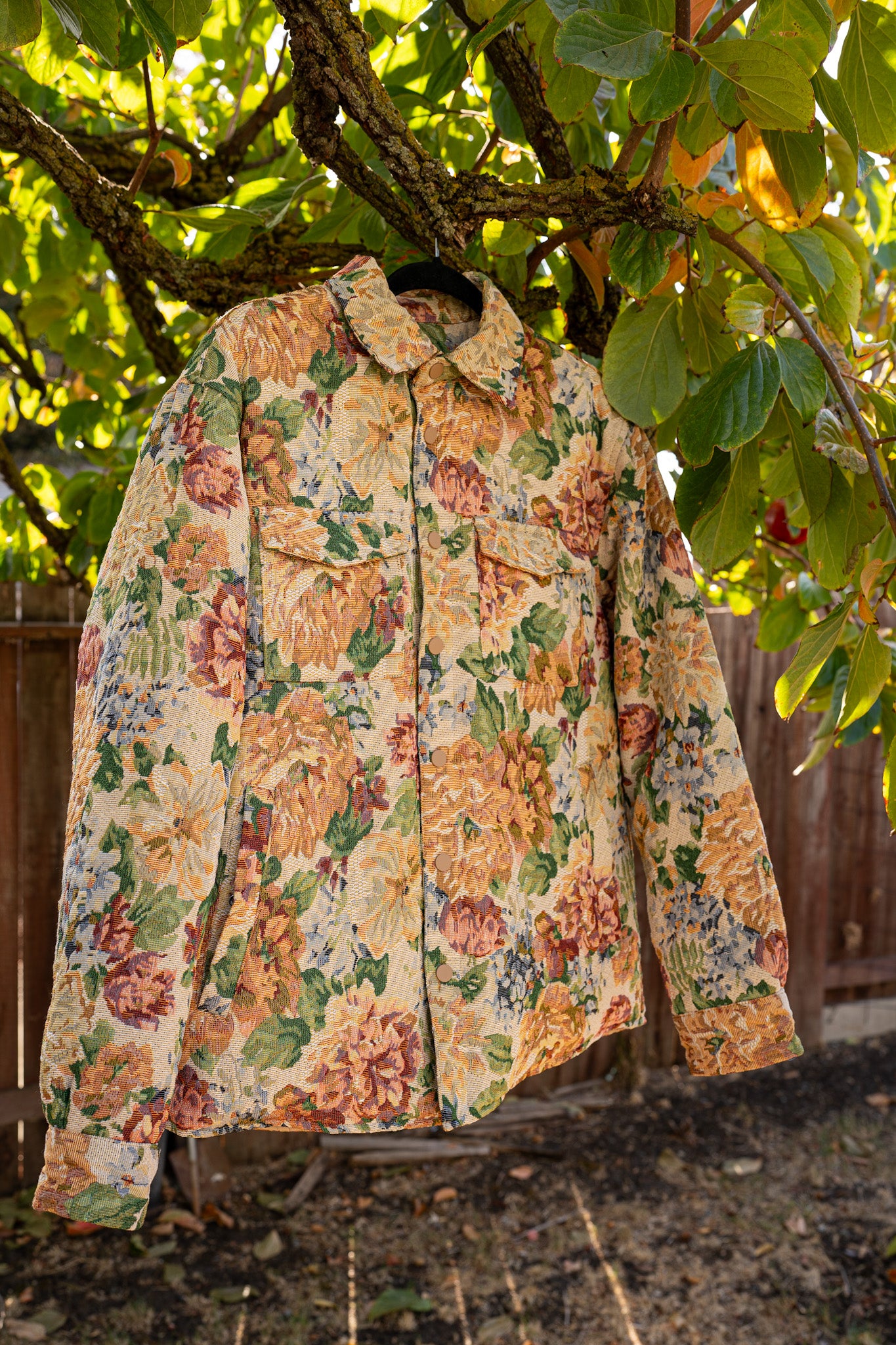 LOLAS COUCH JACKET
