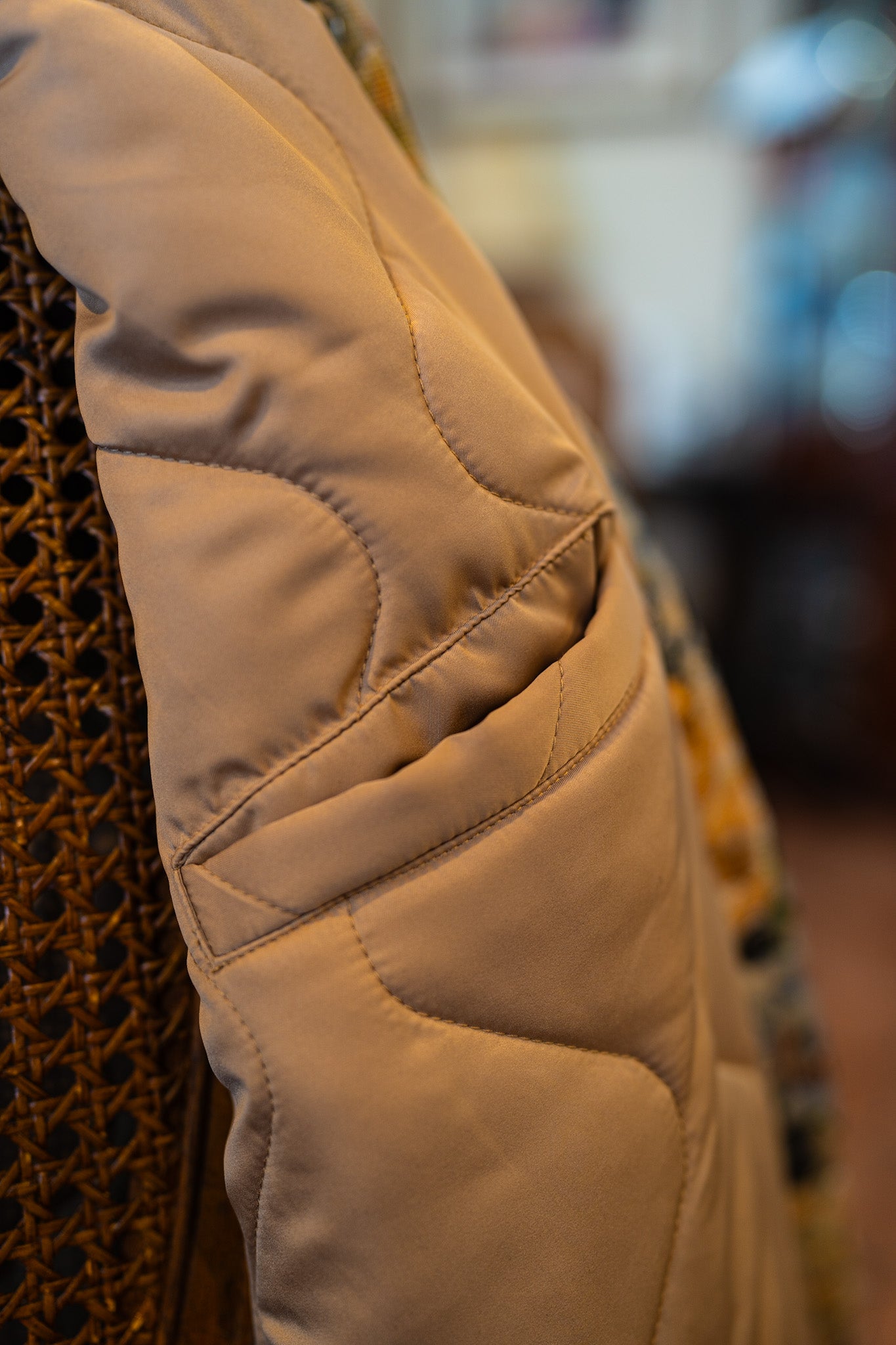 LOLAS COUCH JACKET